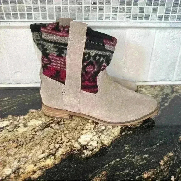 Toms Laurel Ankle Boots Desert Suede Tribal Wool,  Aztec Booties Womens Size 6! - Picture 7 of 15